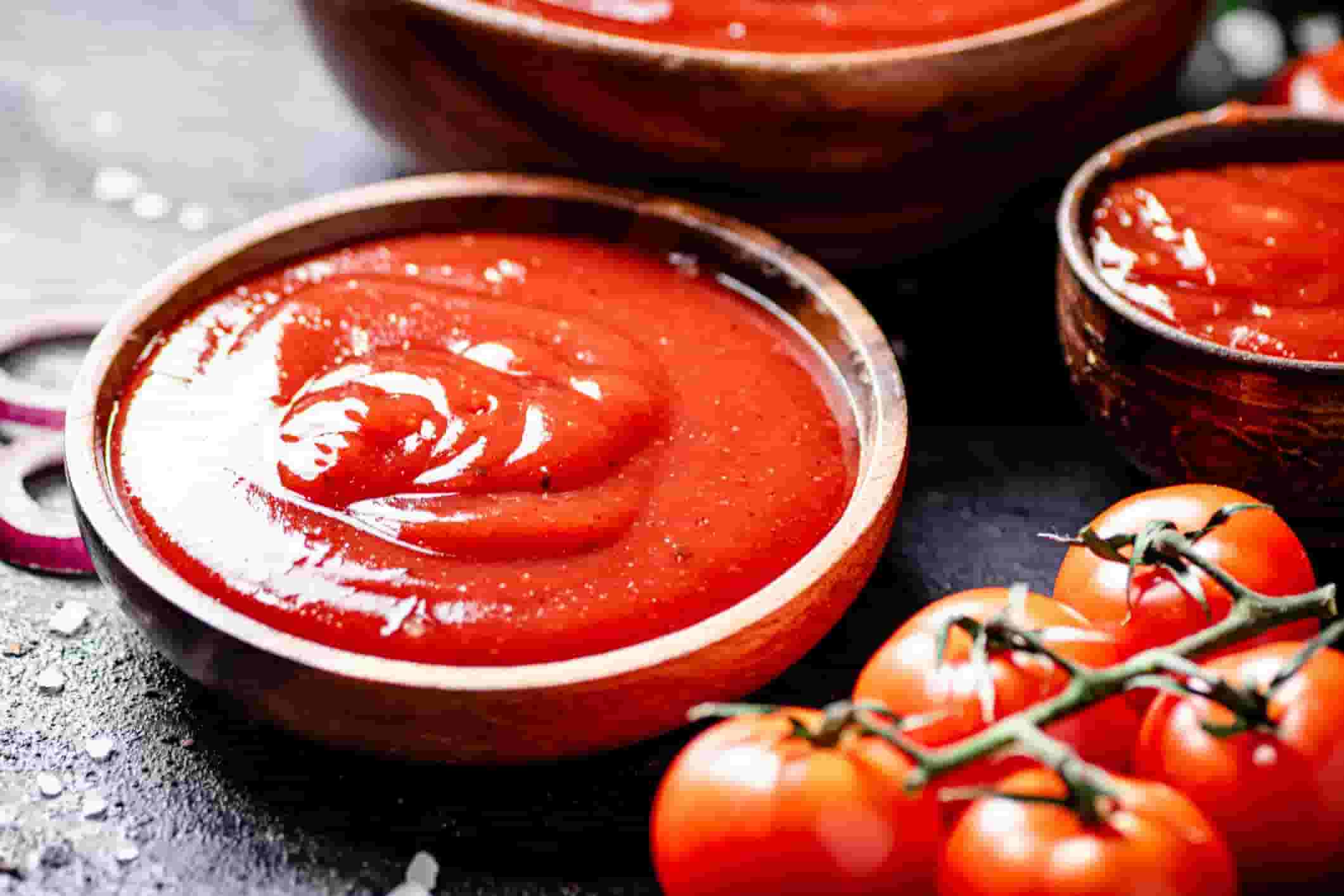 رب گوجه فرنگی قرمز درجه یک وسرشار از عطر
